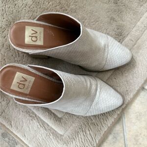 DV by Dolce Vita Women's Off-White Textured Mules